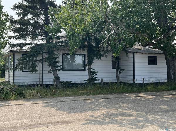 905 Railway AVENUE, Burstall, SK S0N 0H0