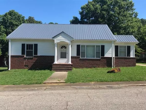 205 College Street, La Crosse, VA 23950