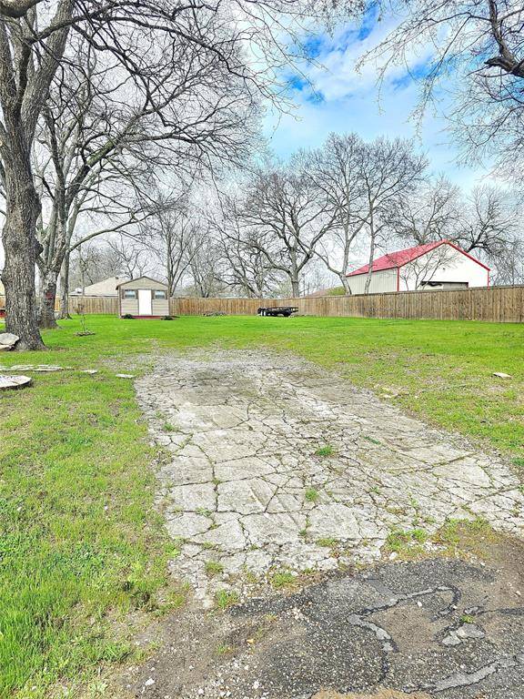 711 E 5th Street,  Bonham,  TX 75418