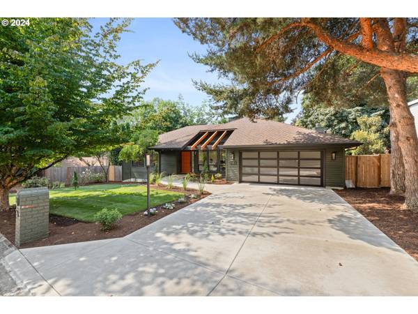 782 SUNNY HILL DR, Lake Oswego, OR 97034