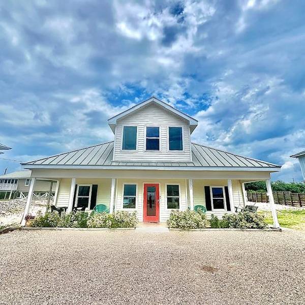 773 W Gorrie Dr, St. George Island, FL 32328