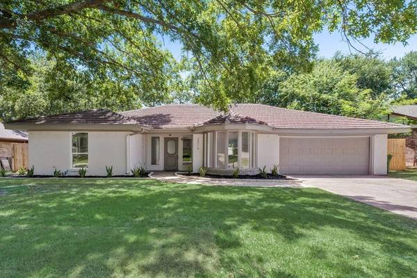 2213 Cambridge Drive, Hurst, TX 76054