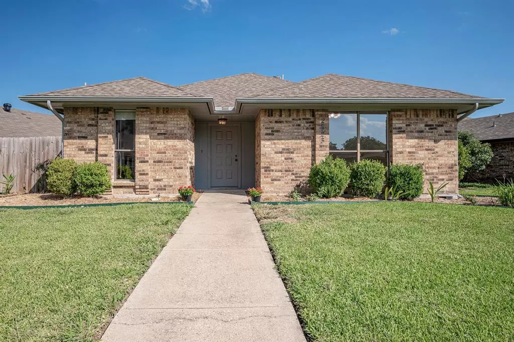 Dallas, TX 75287,2423 Ridgestone Drive