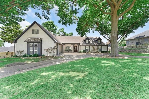 12 Lakeway Drive, Heath, TX 75032