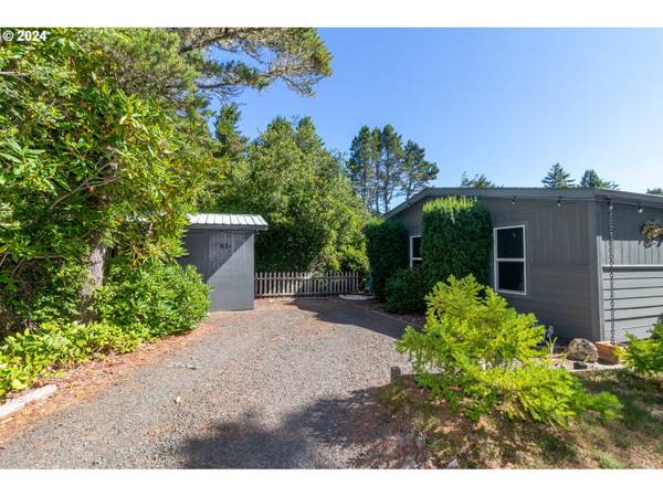 Florence, OR 97439,1600 RHODODENDRON DR #82