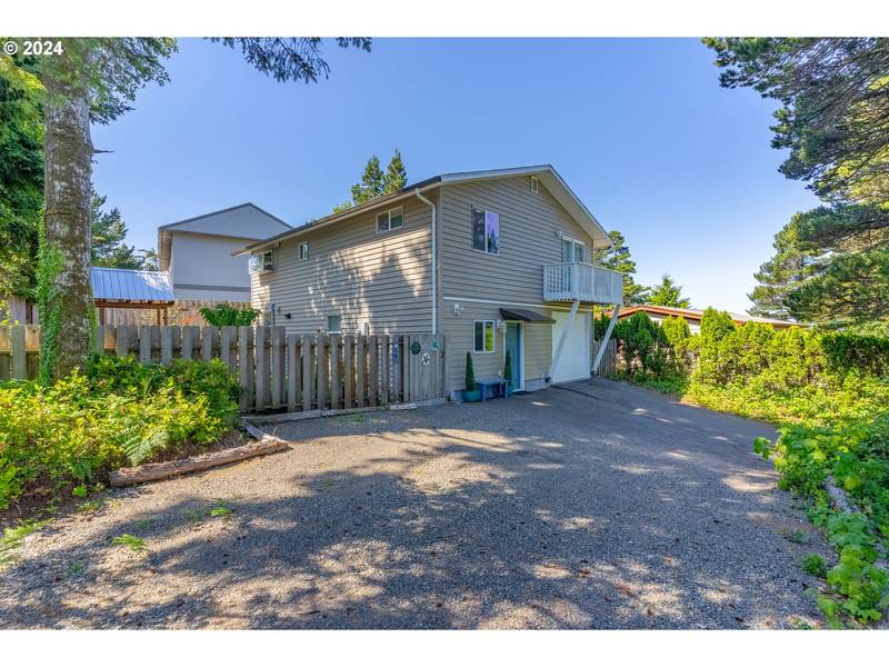 40 WESLER ST, Gleneden Beach, OR 97388