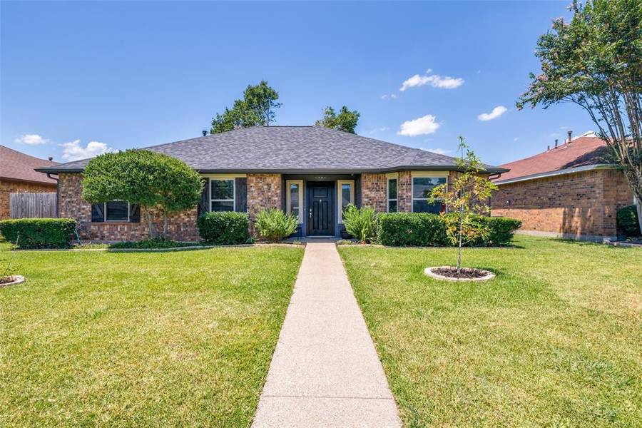 2033 Clearwater Trail, Carrollton, TX 75010