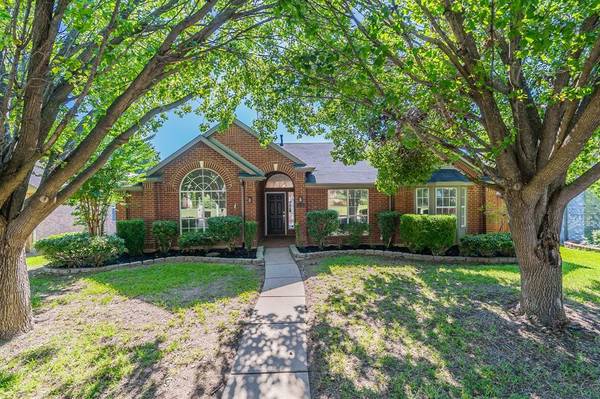 1032 Hampshire Lane, Cedar Hill, TX 75104