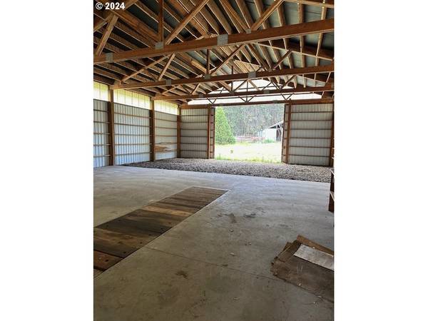 105 W MAIN ST, Glenwood, WA 98619