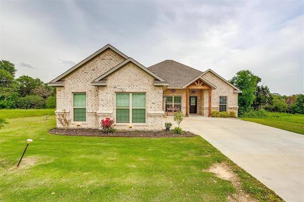 8228 Bruntsfield Loop Drive, Cleburne, TX 76033