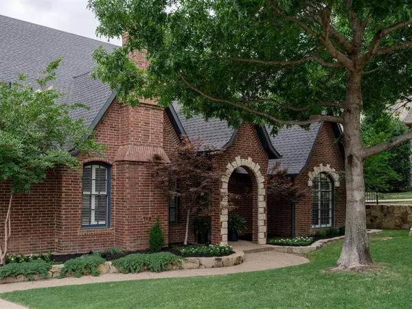 3205 Hill Dl, Highland Village, TX 75077