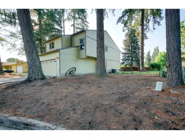 Dayton, OR 97114,727 CONIFER PL