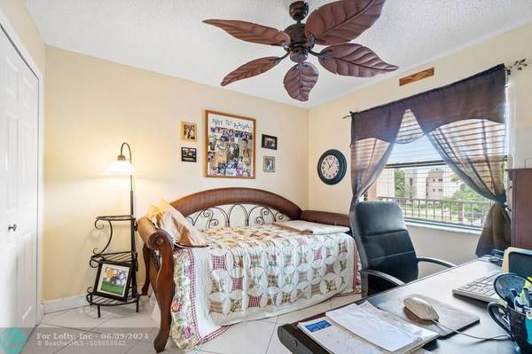 Sunrise, FL 33322,10130 Sunrise Lakes Blvd  #208