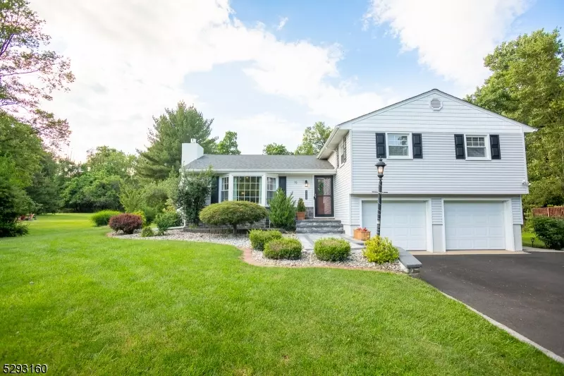 19 Meadow Ln, Raritan Twp., NJ 08822