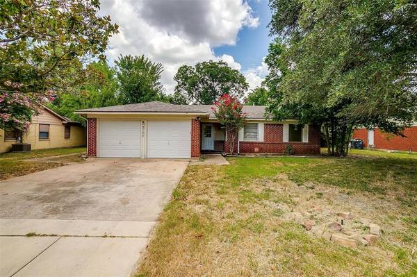 4708 Carlyle Drive, Fort Worth, TX 76132