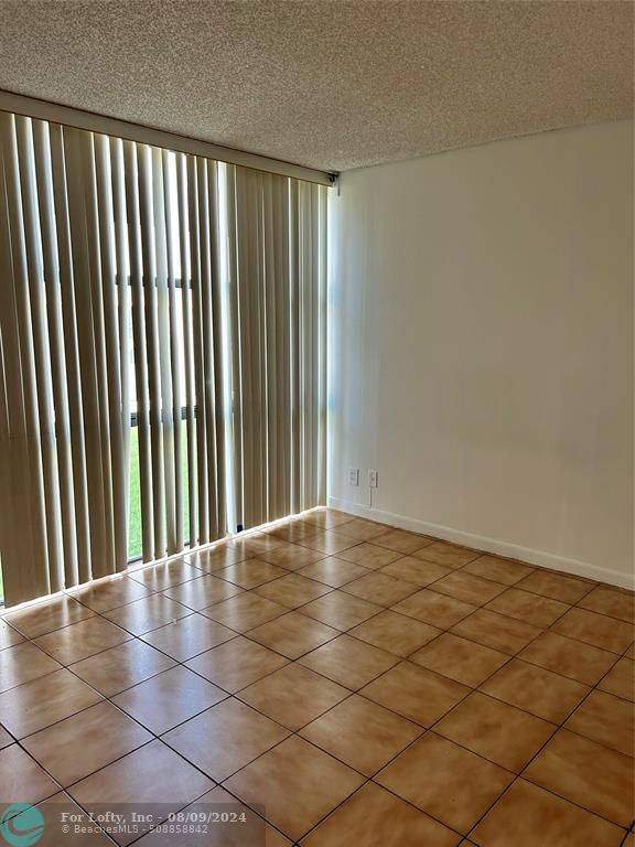 Sunny Isles Beach, FL 33160,16909 N Bay Rd  #110