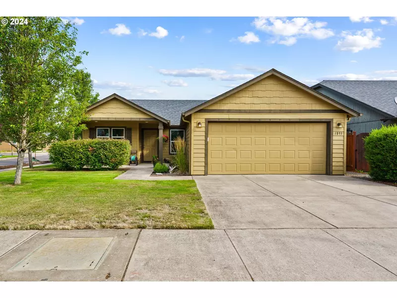 1895 ADELMAN LOOP, Eugene, OR 97402