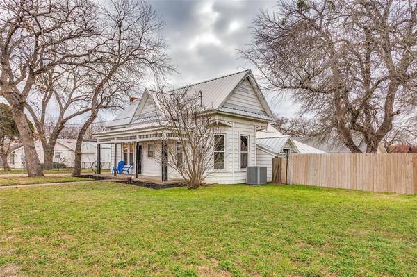 Weatherford, TX 76086,115 W 2nd Street