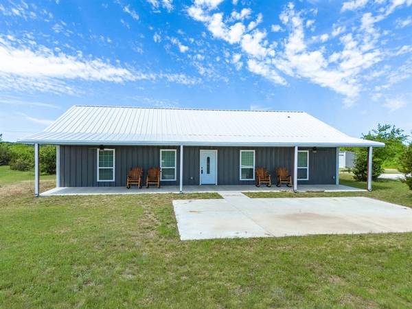 101 Private Road 190,  Blum,  TX 76627