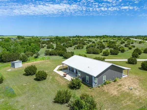 Blum, TX 76627,101 Private Road 190