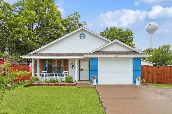 213 N Sealy Avenue, Justin, TX 76247