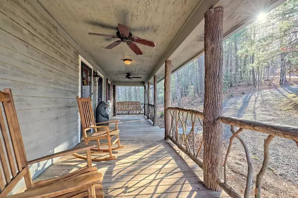 Hiawassee, GA 30546,377 Country Hill Road