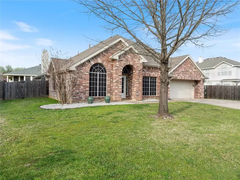 1205 Golden View Court, Arlington, TX 76001