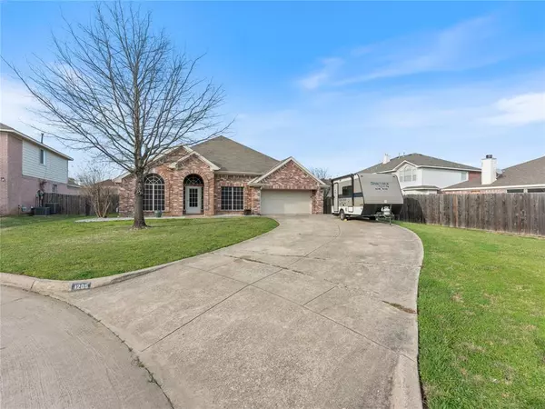 Arlington, TX 76001,1205 Golden View Court