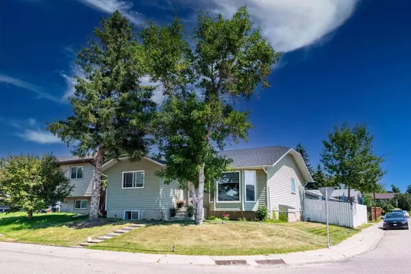 Calgary, AB T3J 1Y9,167 castleridge Close NE