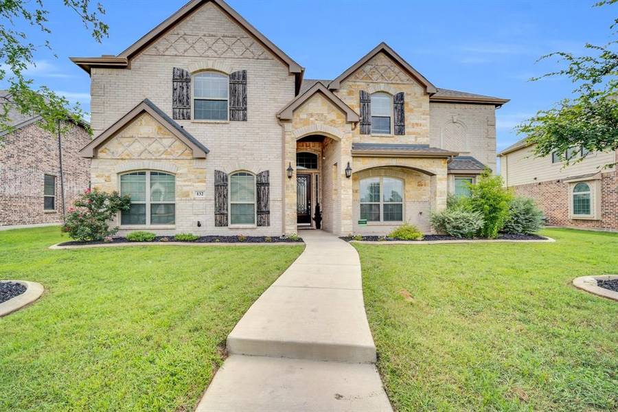 132 Pinewood Avenue, Red Oak, TX 75154