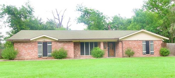 507 E Navasota Street,  Groesbeck,  TX 76642