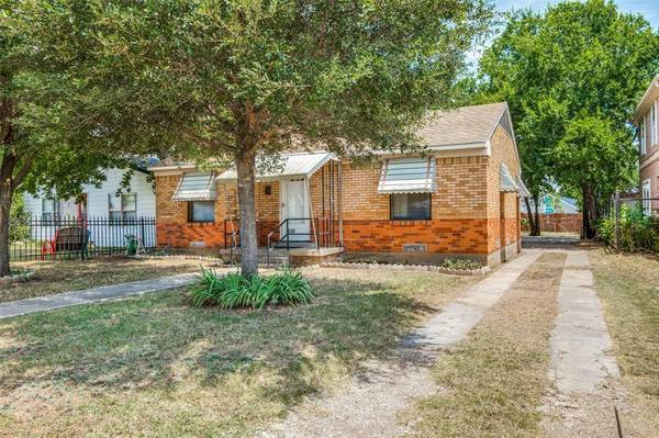 806 N Ravinia Drive,  Dallas,  TX 75211