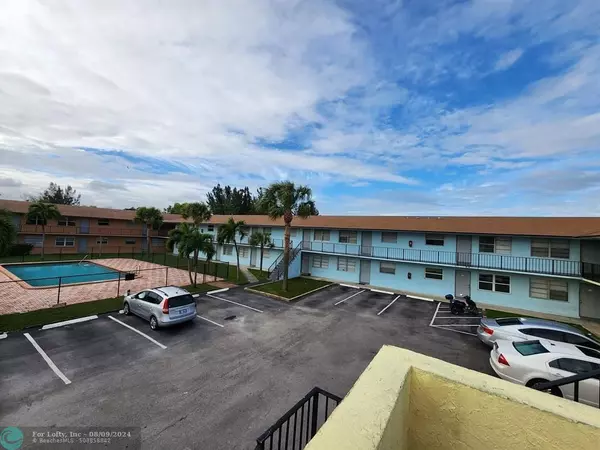 Deerfield Beach, FL 33064,651 NW 42nd Court  #220