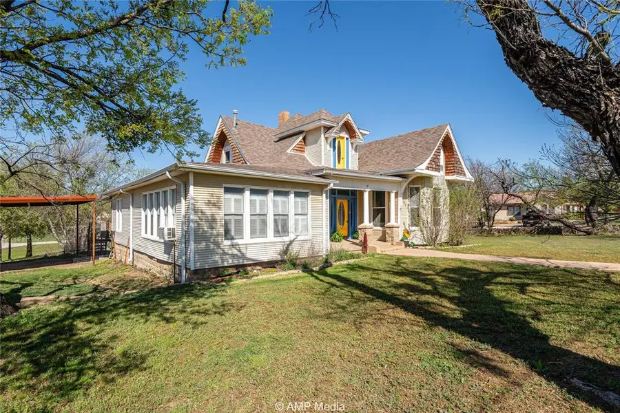 301 Petit Avenue, Throckmorton, TX 76483