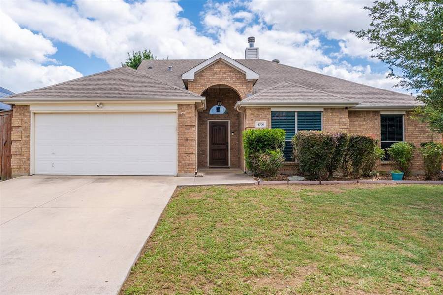 4706 Oakview Drive, Mansfield, TX 76063