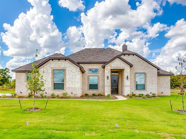 6816 Fire Dance Drive, Benbrook, TX 76126