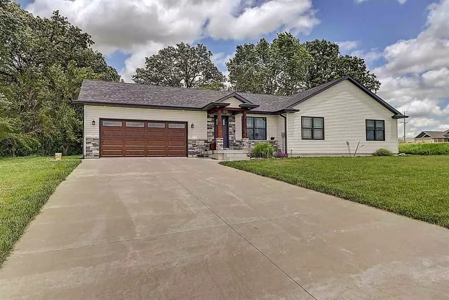 307 E 17th St, West Liberty, IA 52776