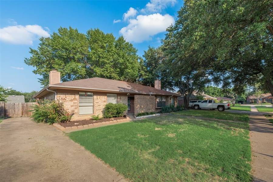 766 Midcreek Drive, Euless, TX 76039