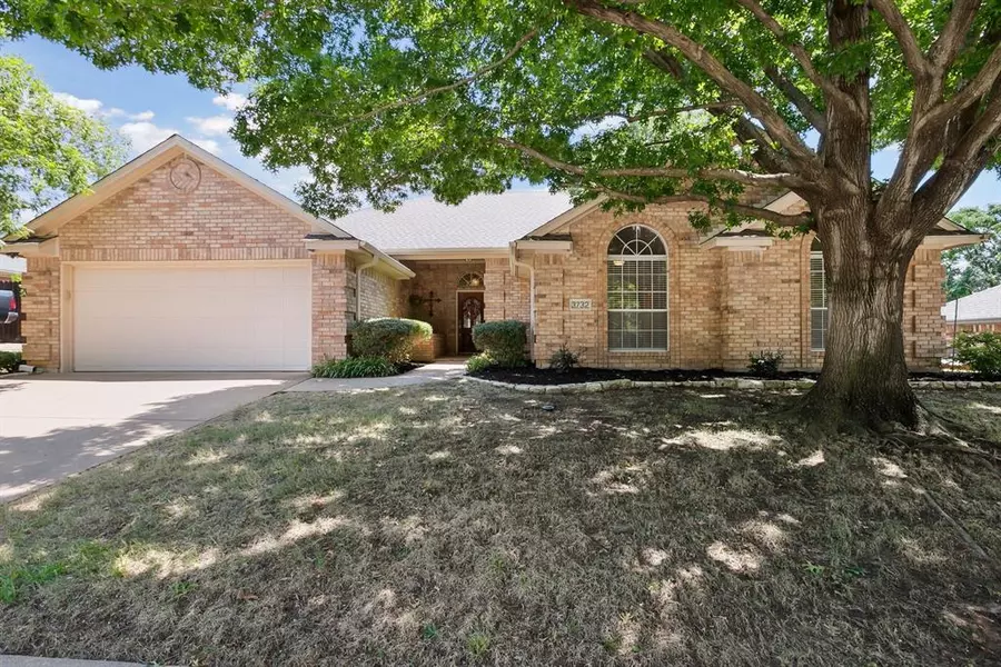 3732 Ashford Drive, Bedford, TX 76021