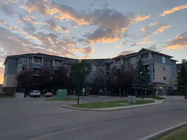 Calgary, AB T3K 0E3,108 Country Village CIR NE #406