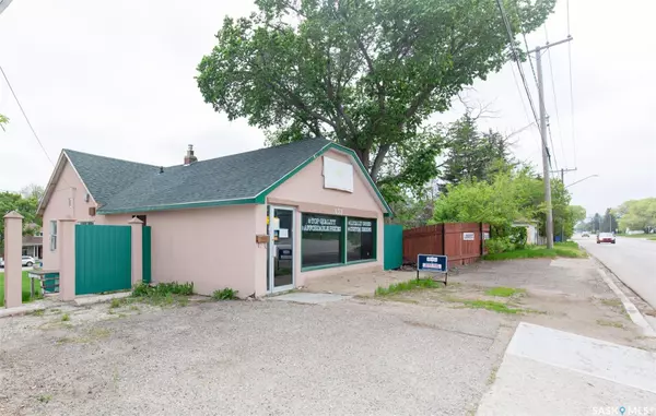 633 Caribou STREET W, Moose Jaw, SK S6H 2K5