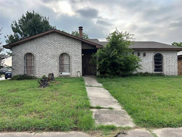 4901 Matthew Road,  Grand Prairie,  TX 75052