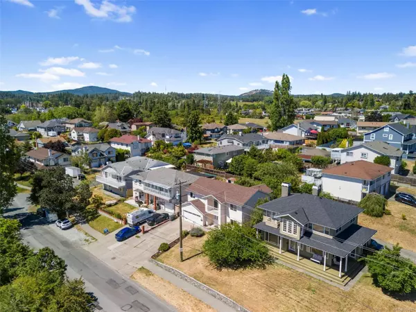 Saanich, BC V8Z 7J5,942 Roy Rd