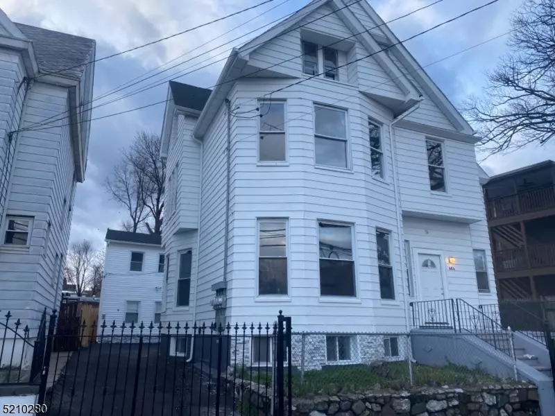 682 E 18th St, Paterson City, NJ 07501