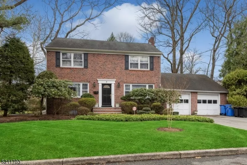 Tenafly Boro, NJ 07670,4 Bradford Ct