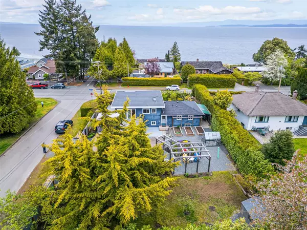 Qualicum Beach, BC V9K 1J5,408 Crescent Rd W