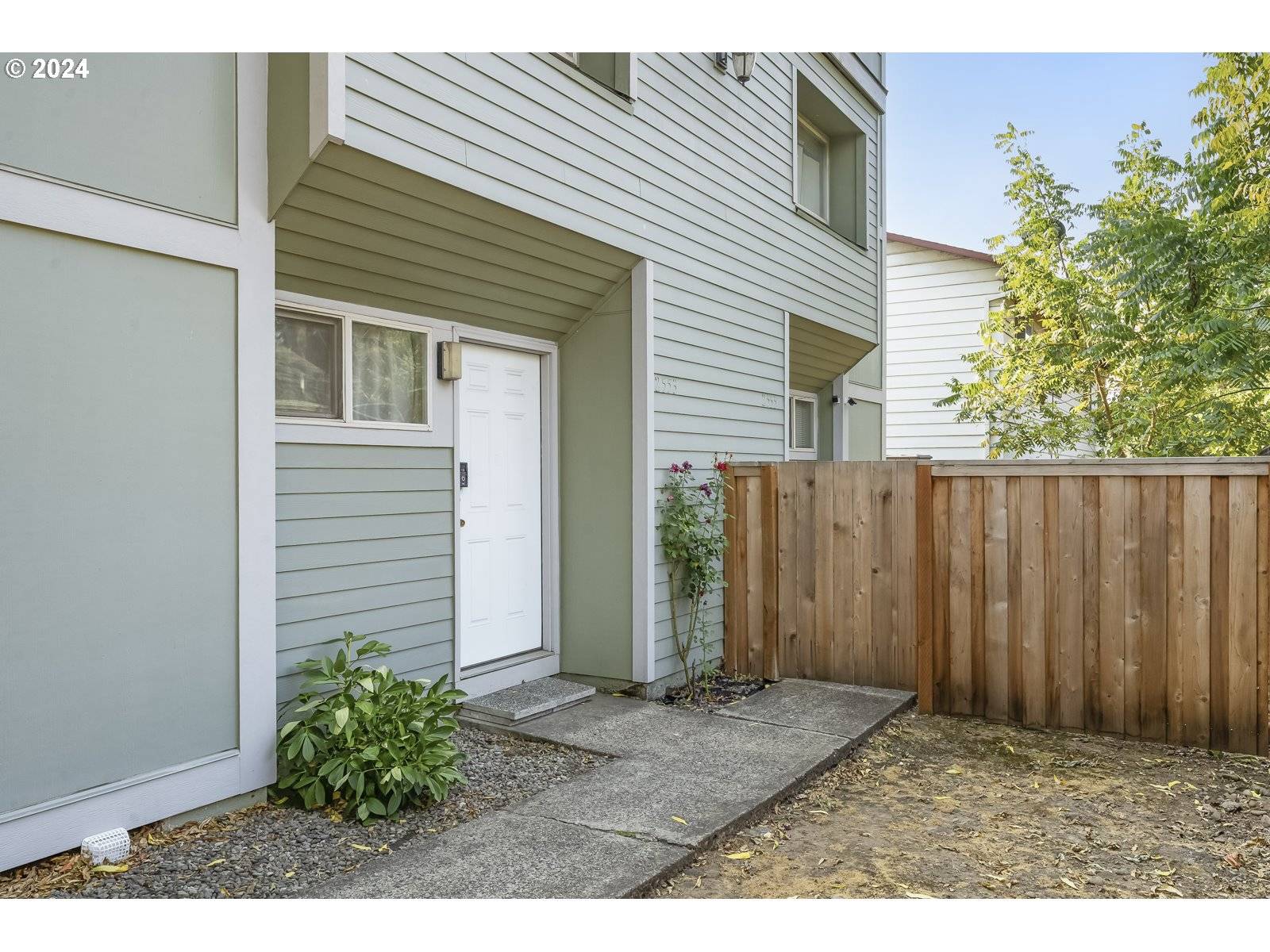 Portland, OR 97266,2553 SE 119TH AVE #15