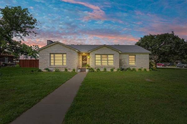 807 E Henry Street,  Hamilton,  TX 76531