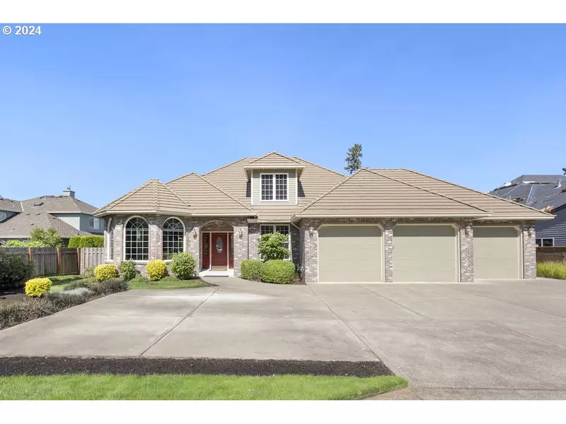 2015 NE 19TH AVE, Canby, OR 97013