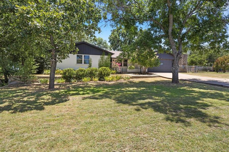 1107 Walters Drive, Granbury, TX 76048